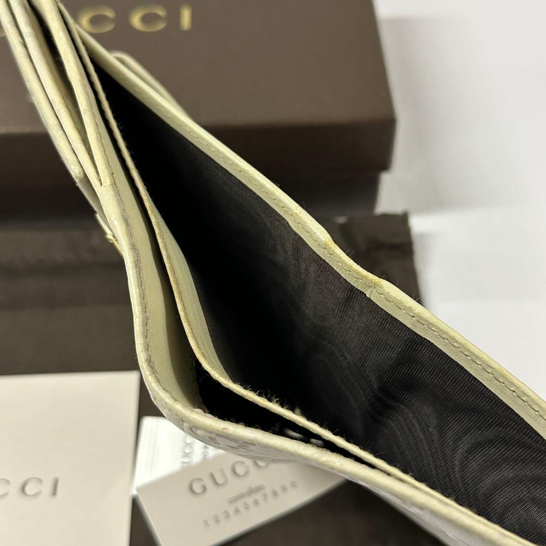 新品同様‼️ グッチ　GUCCI 財布　二つ折り　折り財布　シマレザー