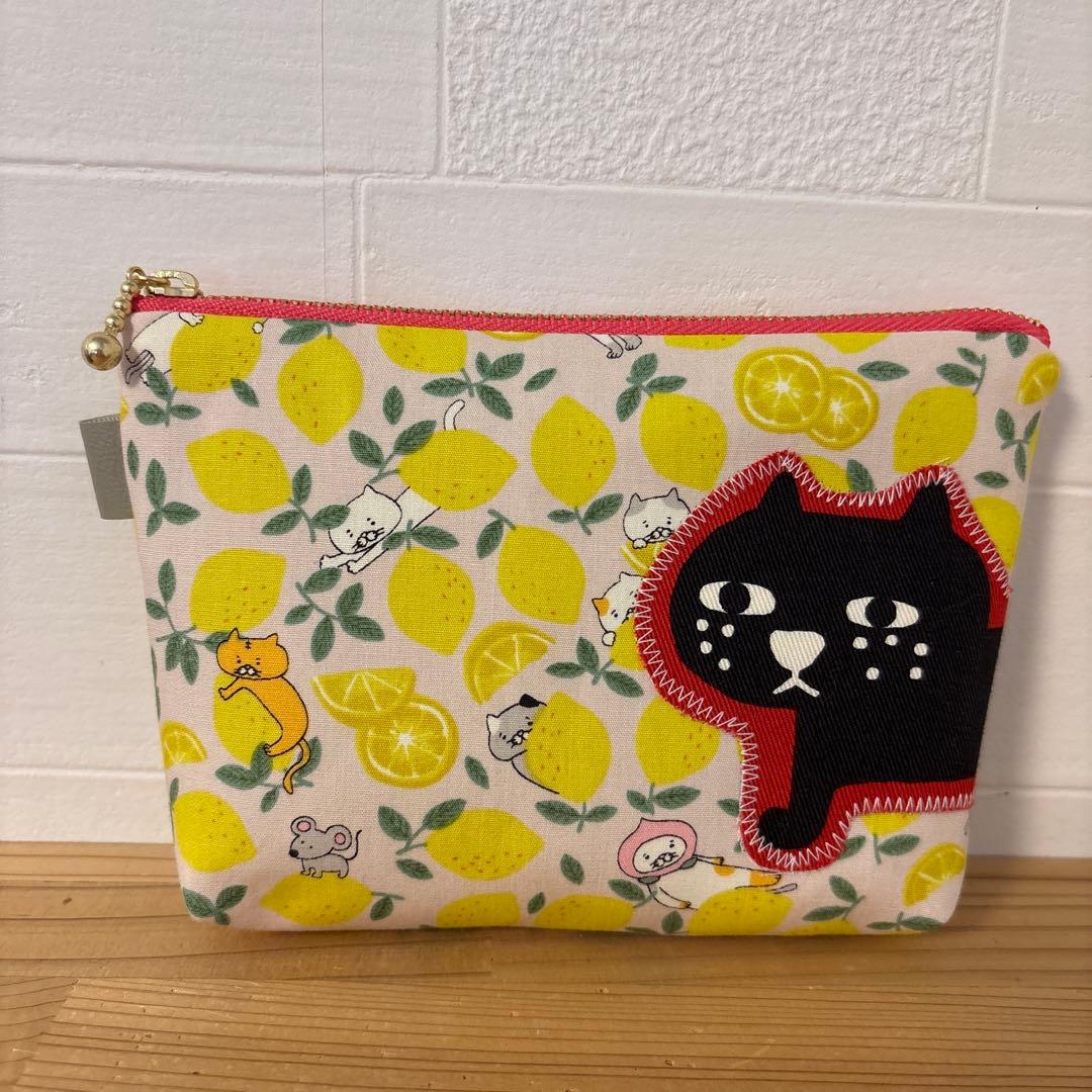 感謝価格　SALE 猫柄　16cmファスナーポーチ　人気　ハンドメイド　新柄