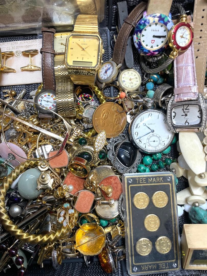 遺品整理品　アクセサリー　時計　2.1キロ超　④