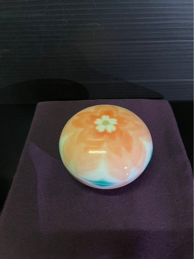 四代徳田八十吉　彩釉　香合