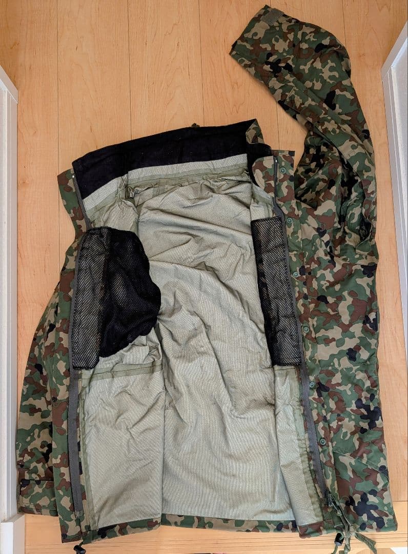 【極美品】【お買得★】ゴアテックス★改良型進化版迷彩雨衣42000円★M
