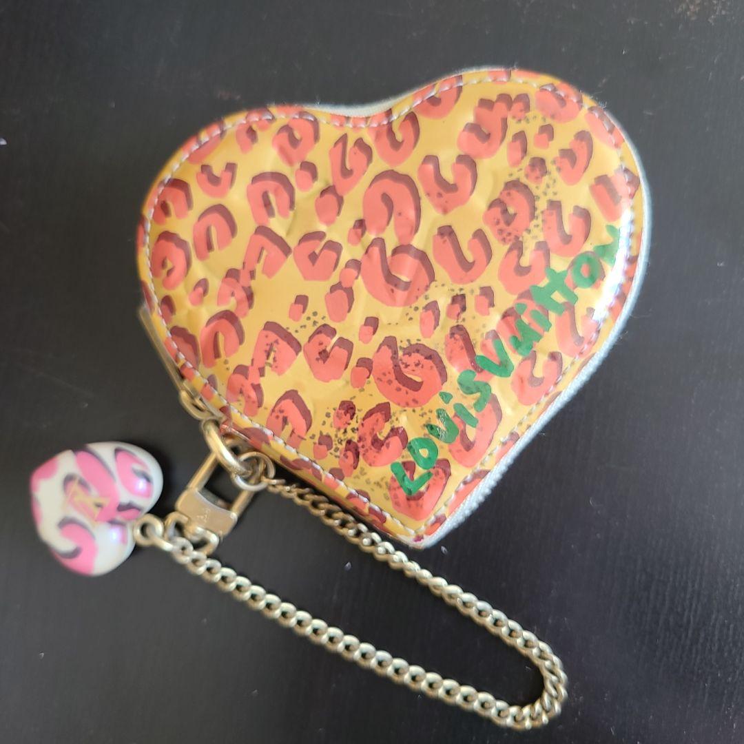 ルイヴィトン　Louis Vuitton ハート型ケース　レオパード