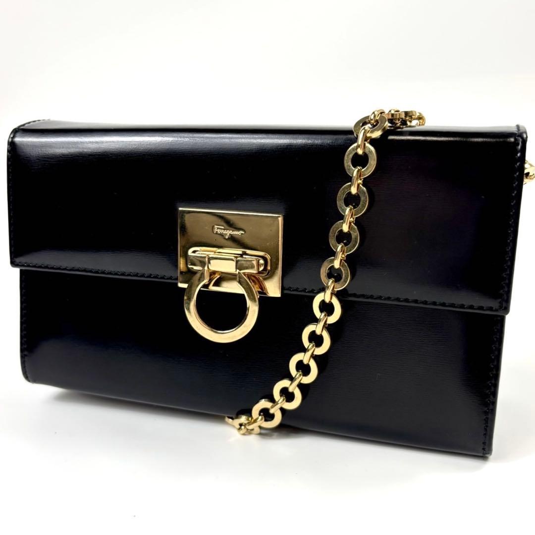 専用フェラガモ チェーン ミニ ショルダーバッグ ガンチーニ レザー 黒