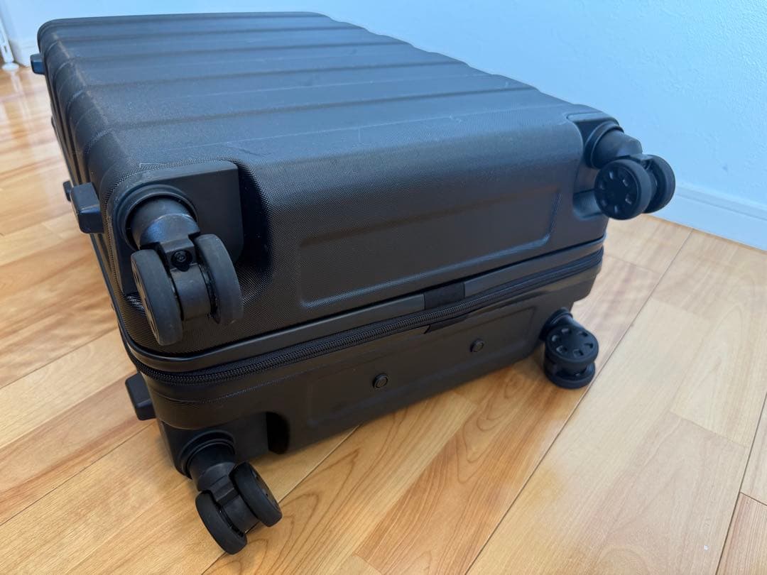 カンフーさま専用　廃盤品★無印良品 キャリーケース 黒　4輪 63L