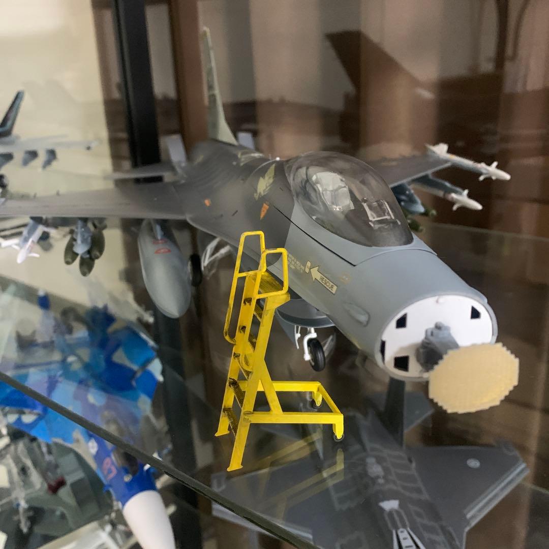 航空機・ヘリコプター F-16A PLUS/C 1/32
