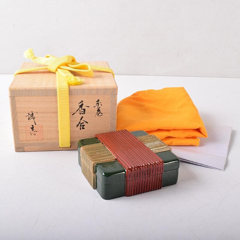 茶道具　輪島塗　喜三誠志作　糸巻香合　共箱　V　7567