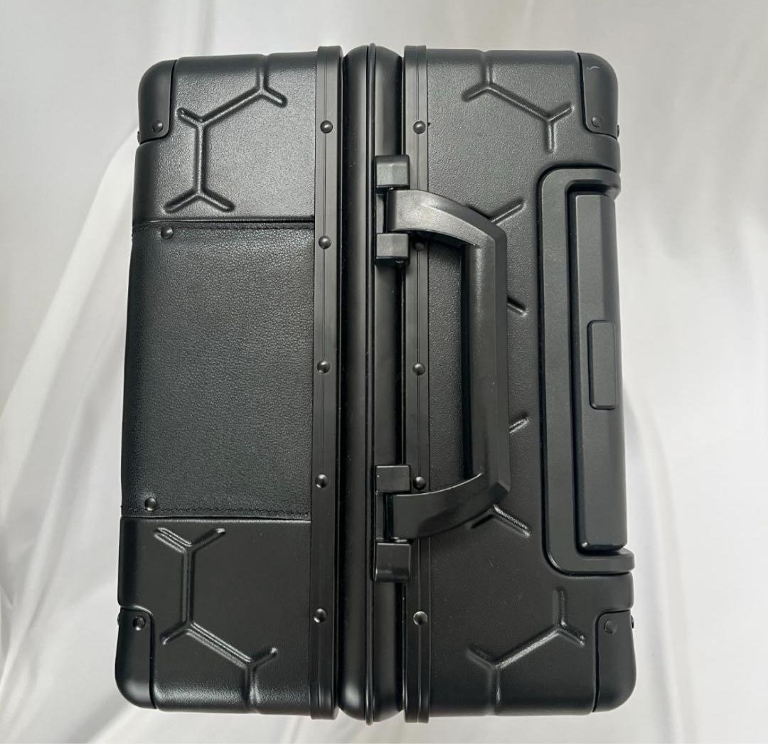 【新品】ボーラー スーツケース フレームタイプ ポリカーボネート 機内持込 黒