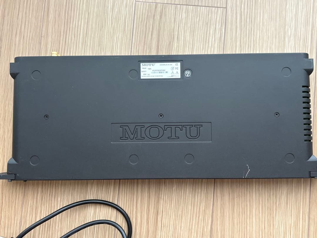 MOTU 16A Thunderboltケーブルおまけ付き