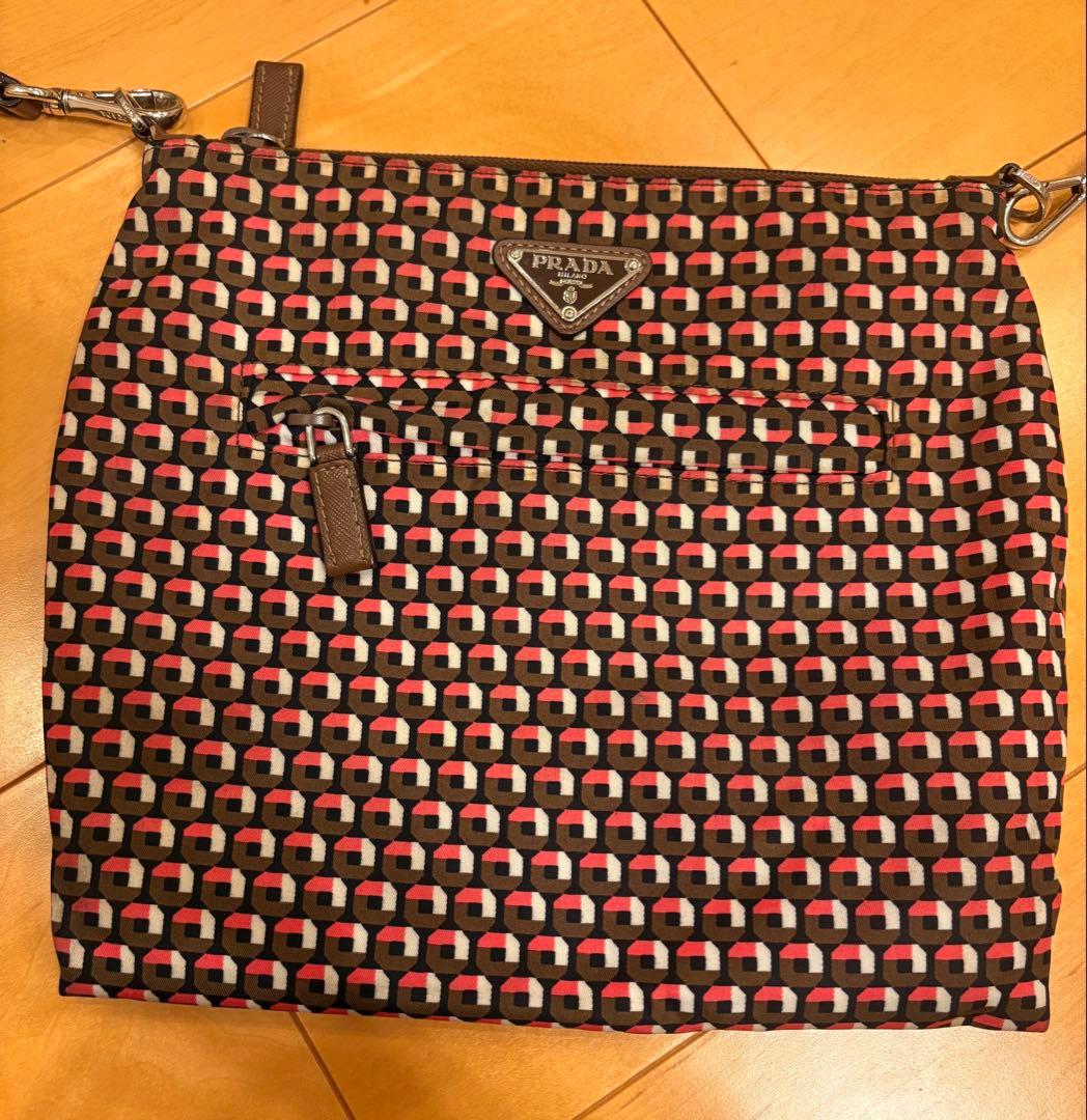 PRADAショルダーバッグ