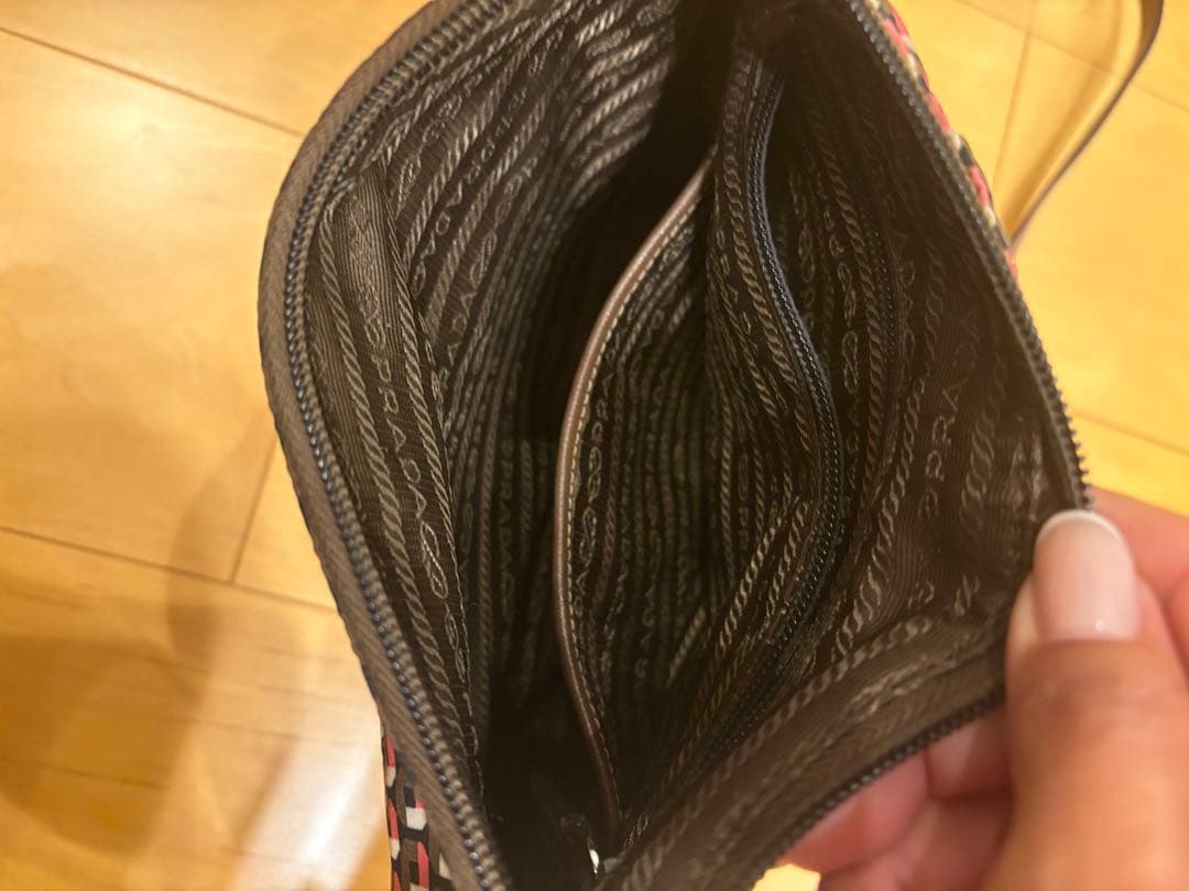 PRADAショルダーバッグ