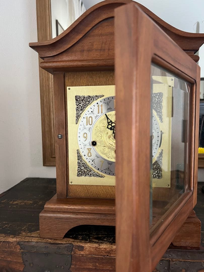 Amana 装飾的な木製置時計