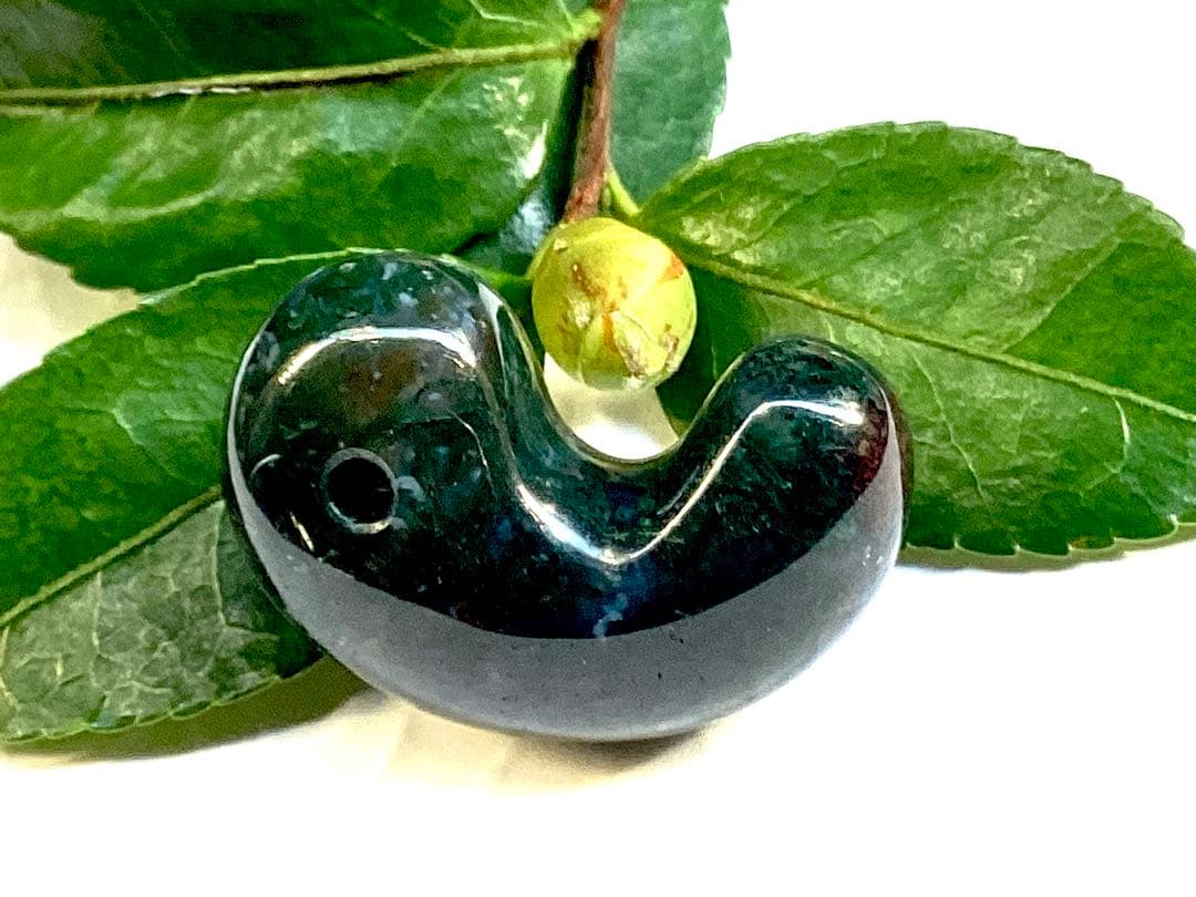 日本一の安価卸しを目指し‼️碧玉‼️出雲石勾玉　最高峰コレクション‼️鑑別書無しの安価