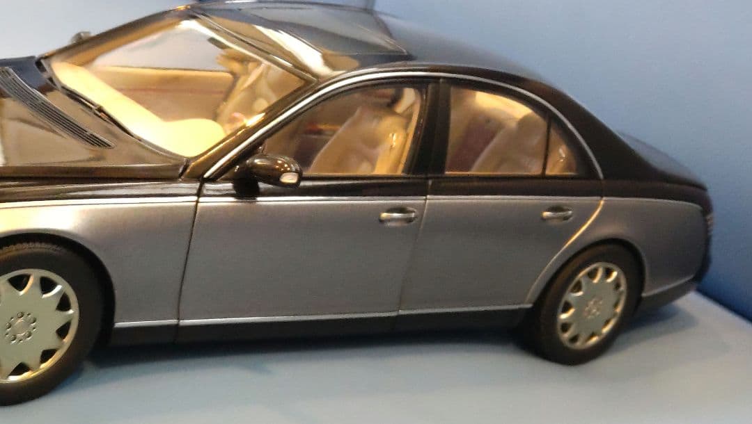 【新品・未使用】AUTOart MAYBACH 57 1/18スケール