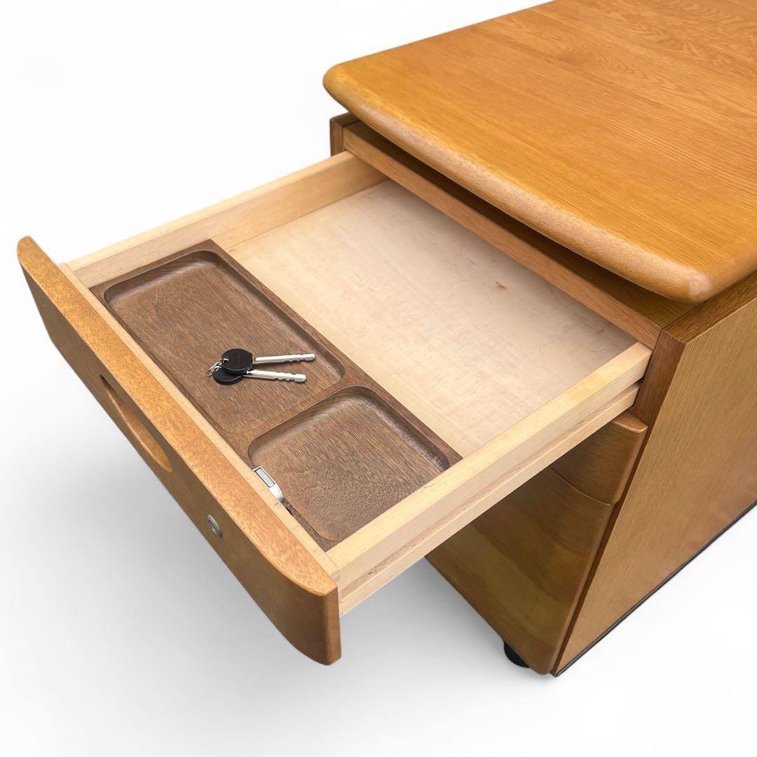 カリモク 学習家具セット② デスクワゴン 昇降式 バタフライ拡張天板販売ページ