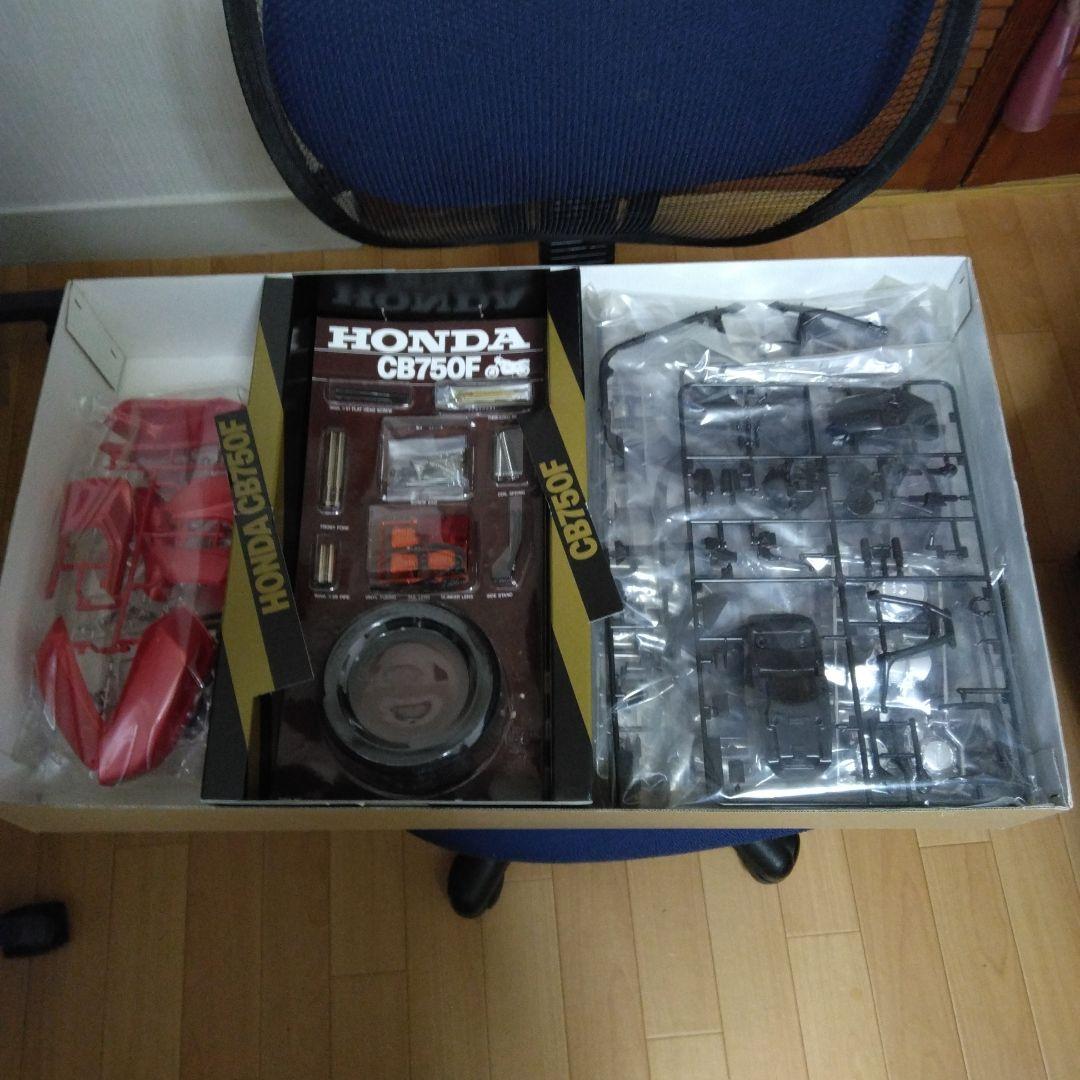 プロフ必読お願いします。HONDA CB750F1／6スケールプラモデル。