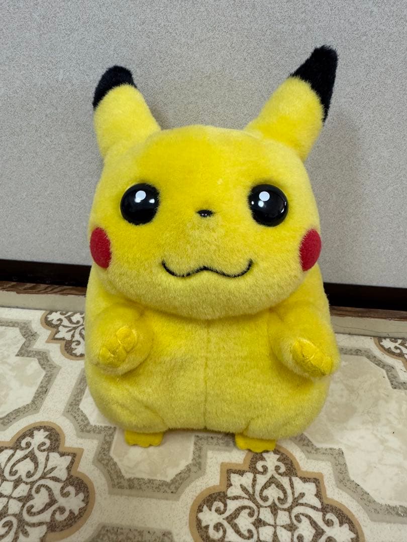 TOMY ピカチュウ　初期　ぬいぐるみ