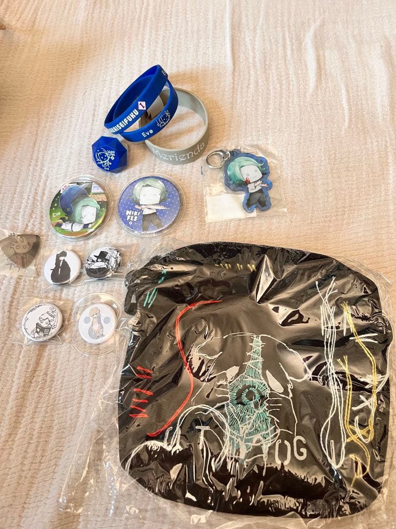 EVE ミニバッグ　缶バッチ　アクキー　ラババン