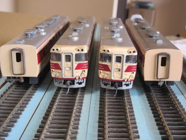 キハ82系 4両セット HOゲージ　(金属製 / カツミ製）