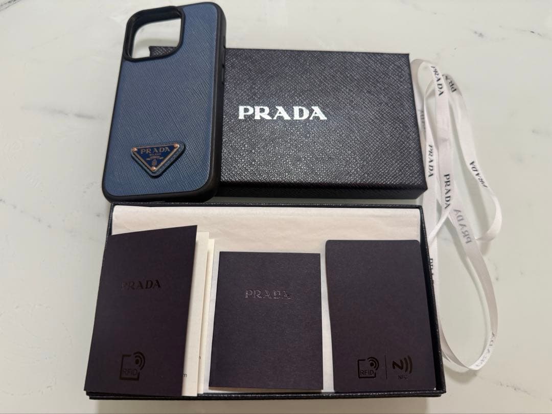 PRADA サフィアーノレザー　iPhone16proケース　箱付き