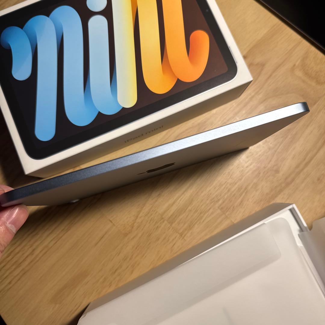 iPad mini 7世代 WiFiモデル + Pitakaケース