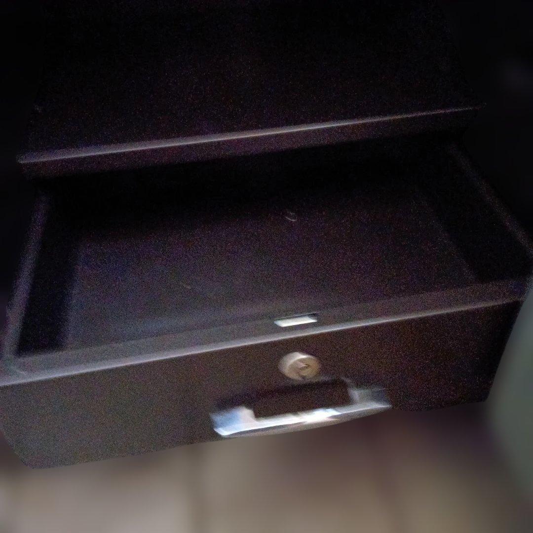 Delica LEO　　耐火金庫シリンダー鍵 中に鍵付き引き出し鍵付き