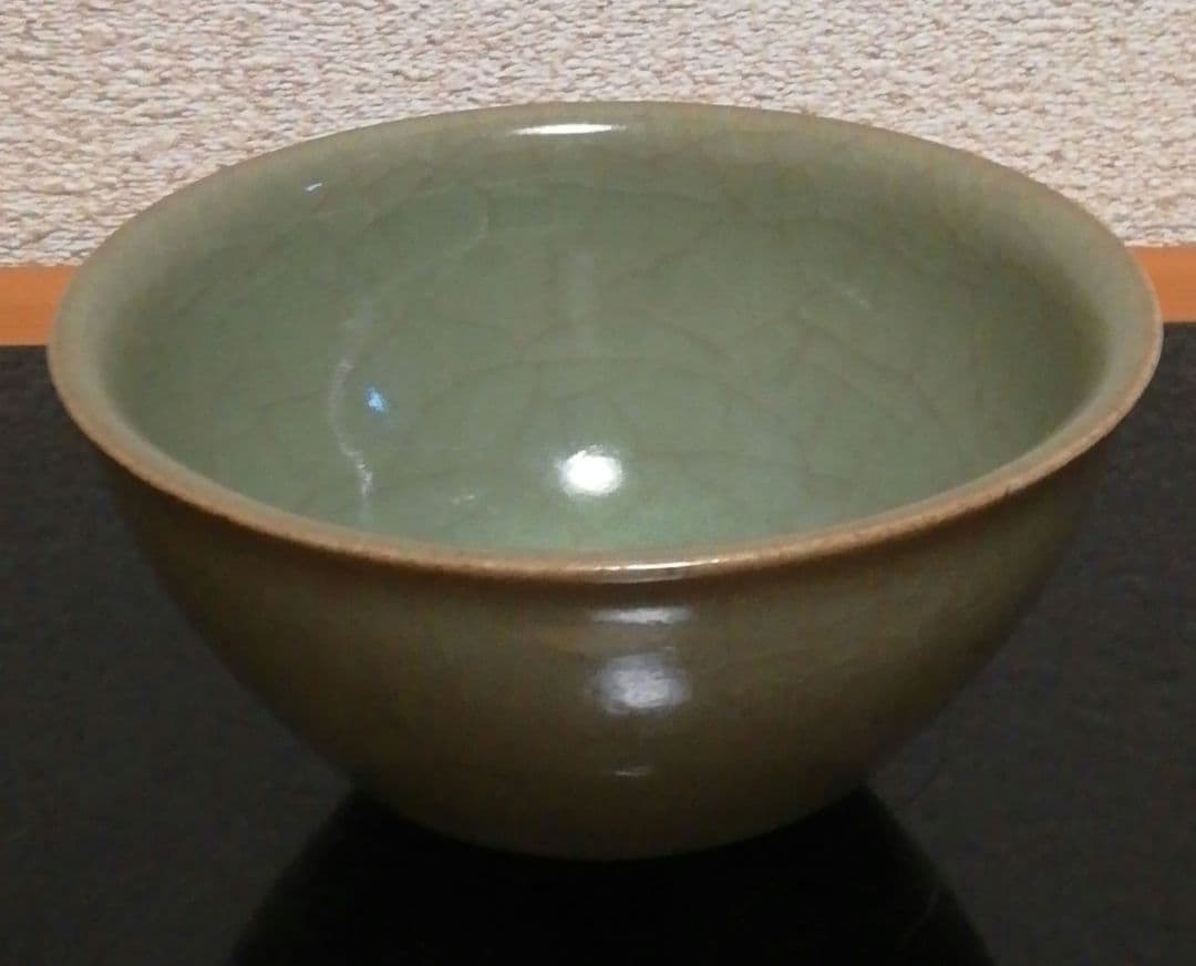 久田重義作　青磁　茶碗　共箱　共布　略歴付　栞付　茶道具