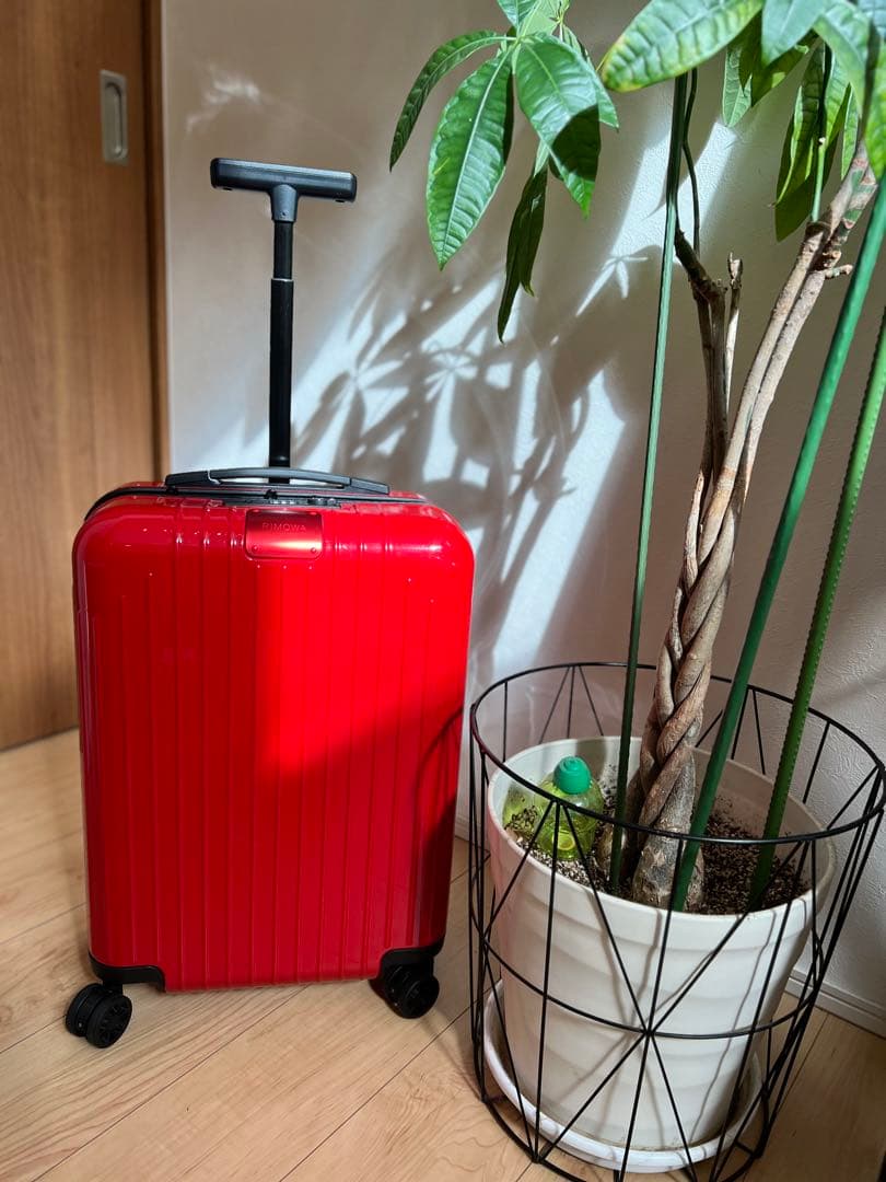 RIMOWA 赤 ハードキャリーケース 31ℓ機内持ち込みサイズ