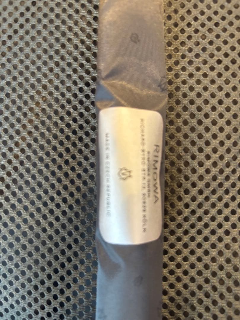 RIMOWA 赤 ハードキャリーケース 31ℓ機内持ち込みサイズ