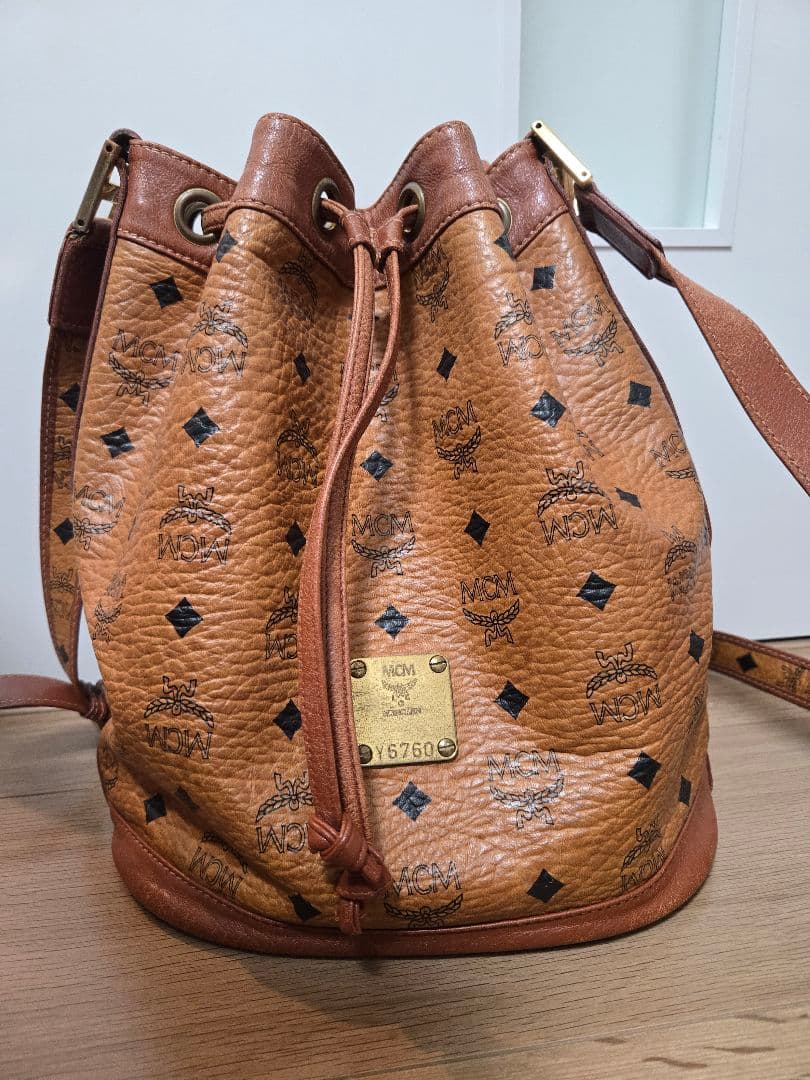 MCM ブラウンレザー ショルダーバッグ Y6760