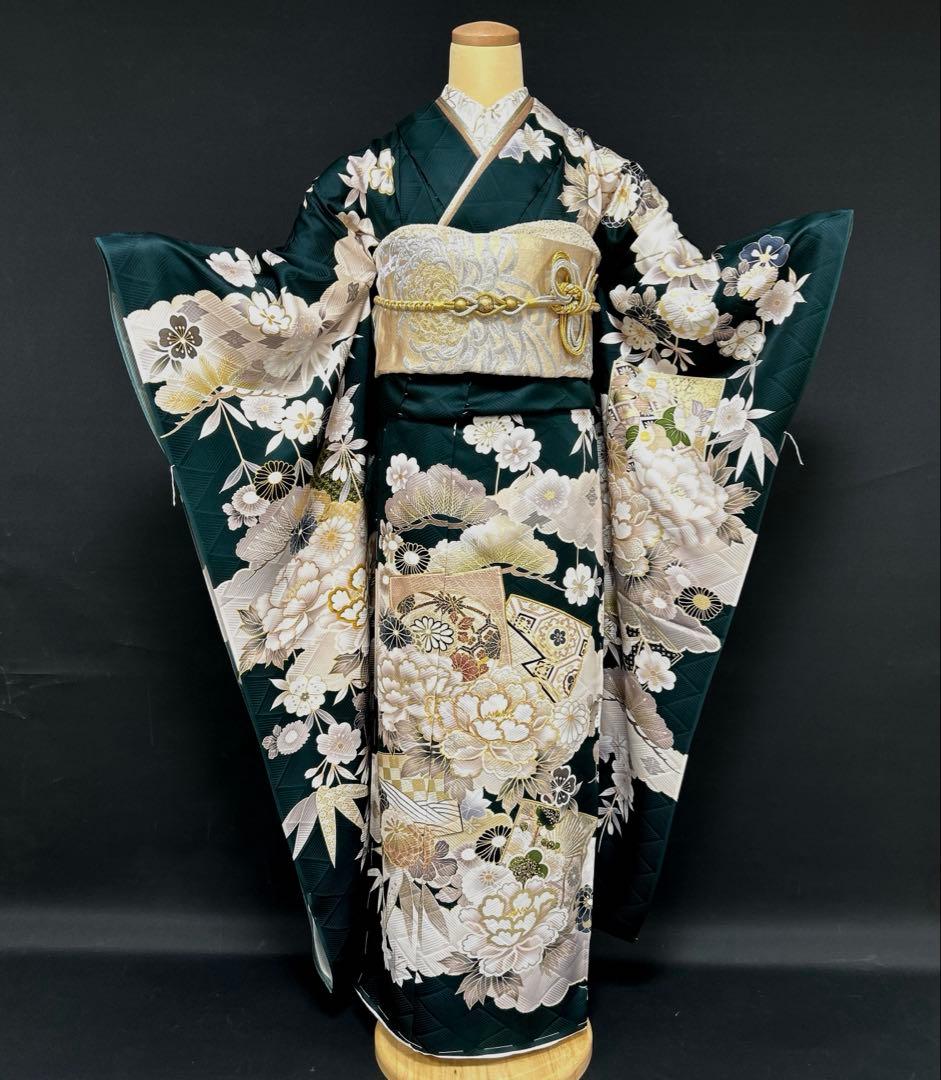 深緑色の豪華な牡丹に松竹梅の古典振袖フルセット(ガード加工・着物バック・髪飾り)