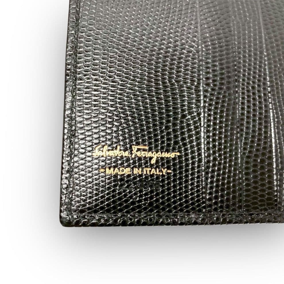 サルヴァトーレフェラガモ ★美品 三つ折り財布 ヴァラリボン がま口 ブラック