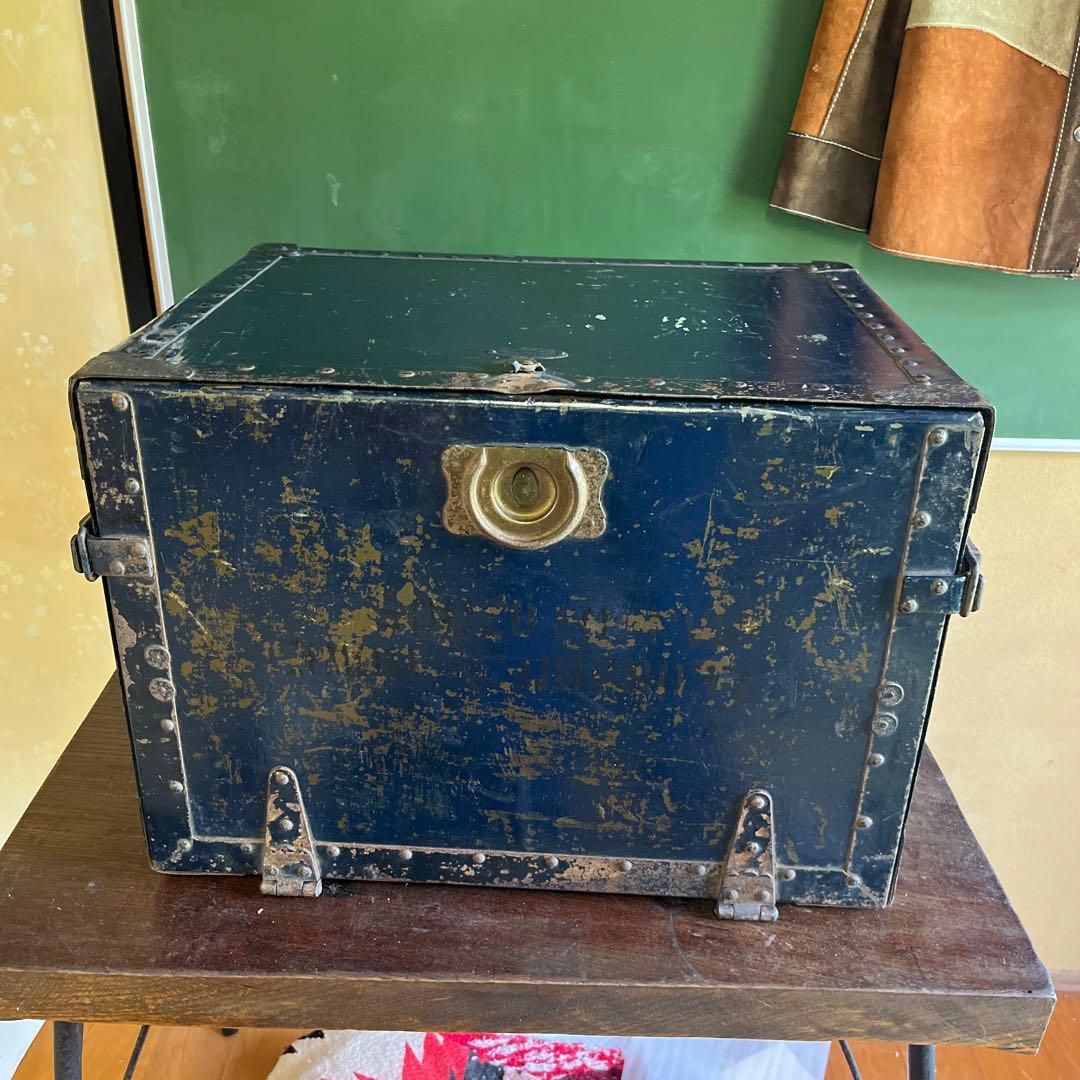 ヴィンテージ金属製　軍？ボックス
