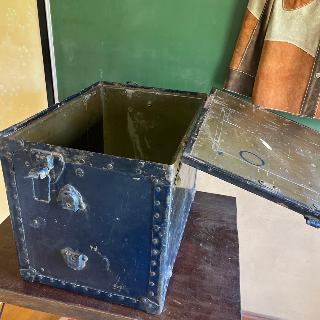 ヴィンテージ金属製　軍？ボックス