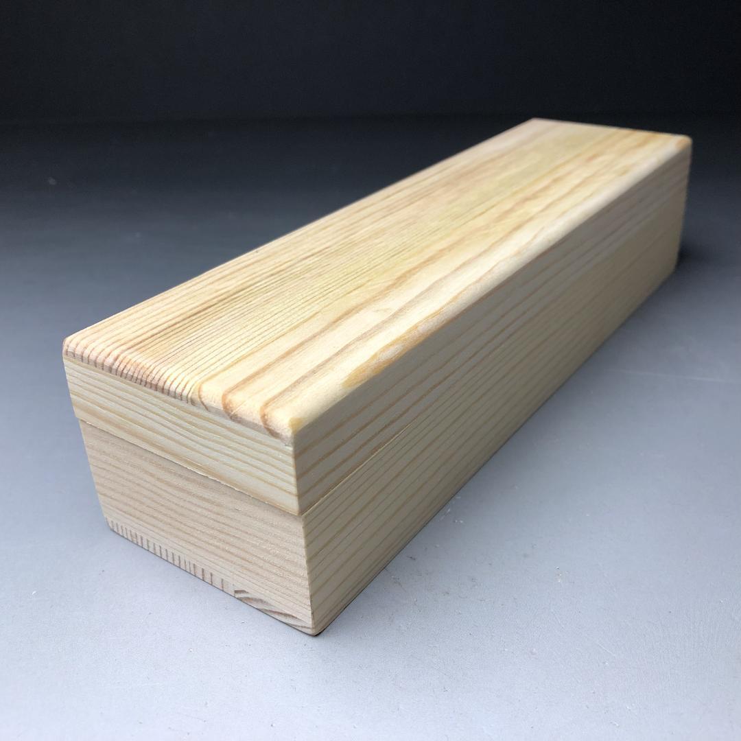 アルタイ隕石　 鉄隕石　メテオライト　模造刀　重さ約152ｇ 共箱