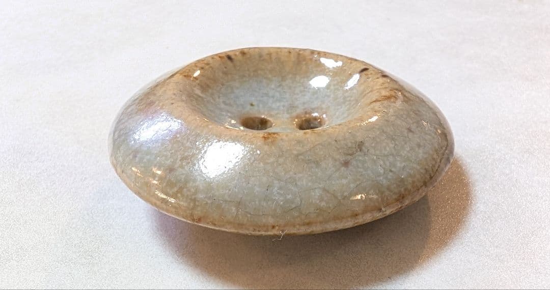 No.0320　ルーシー·リー　陶器ボタンA