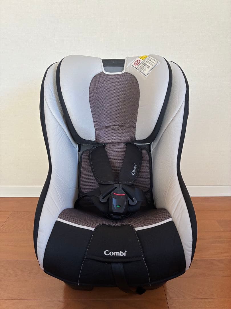 美品！Combi マルゴットS 長く使えるチャイルドシート ジュニアシート