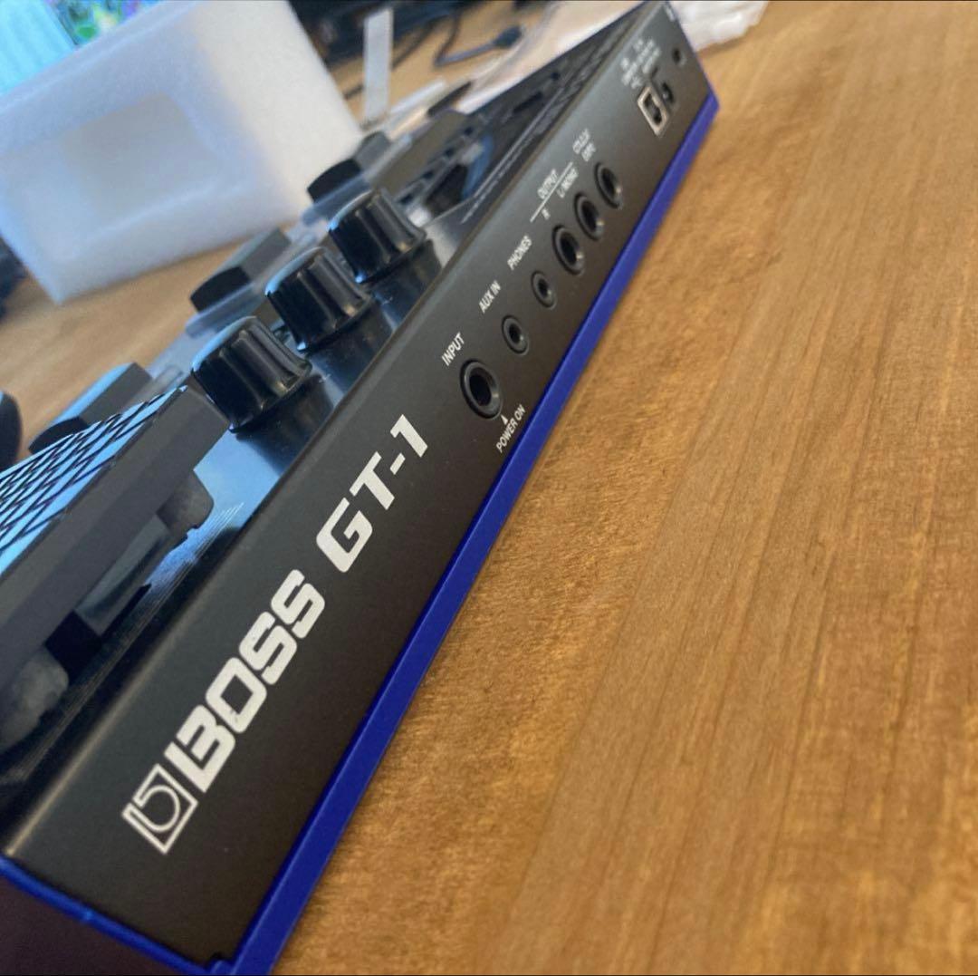 【値下げ中】BOSS GT-1 マルチエフェクター（アダプタ付き）