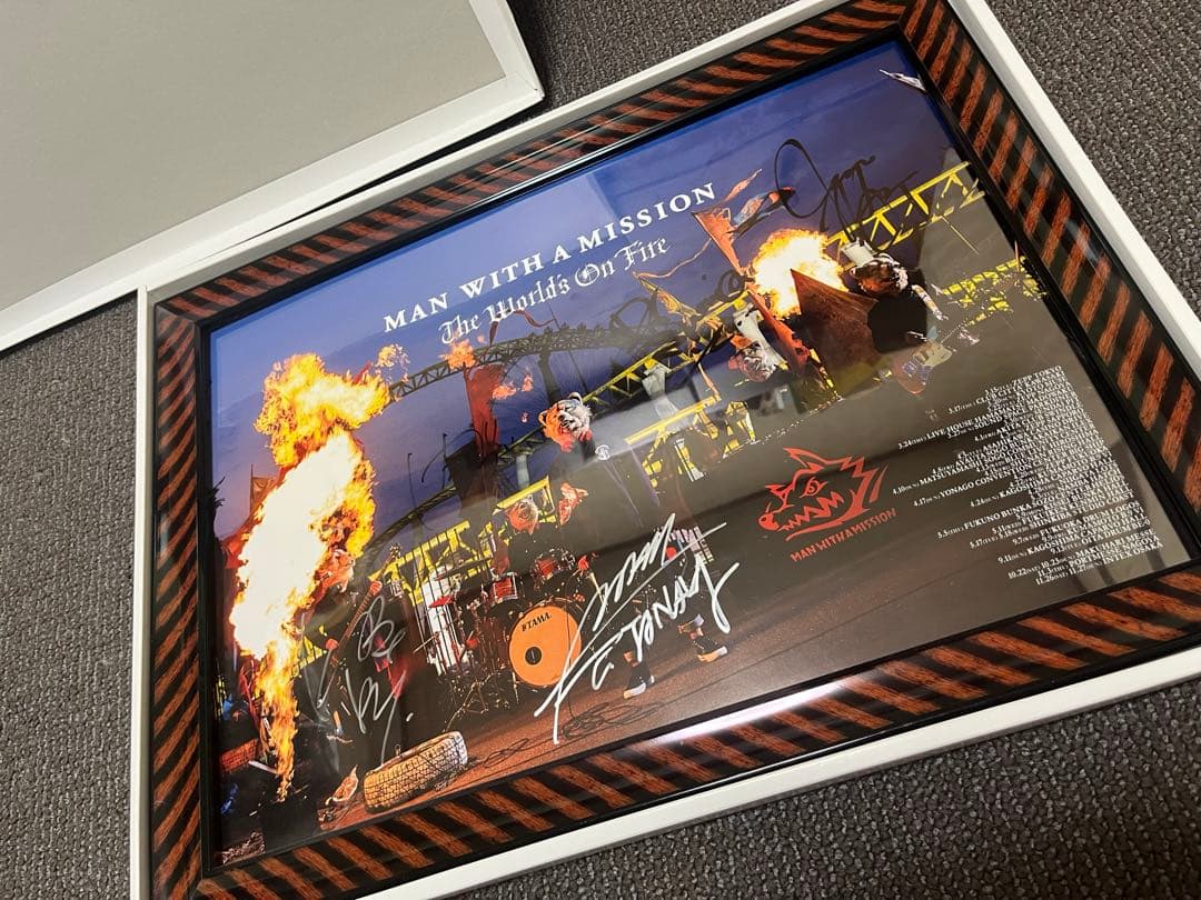 MAN WITH A MISSION 直筆サイン入りポスター