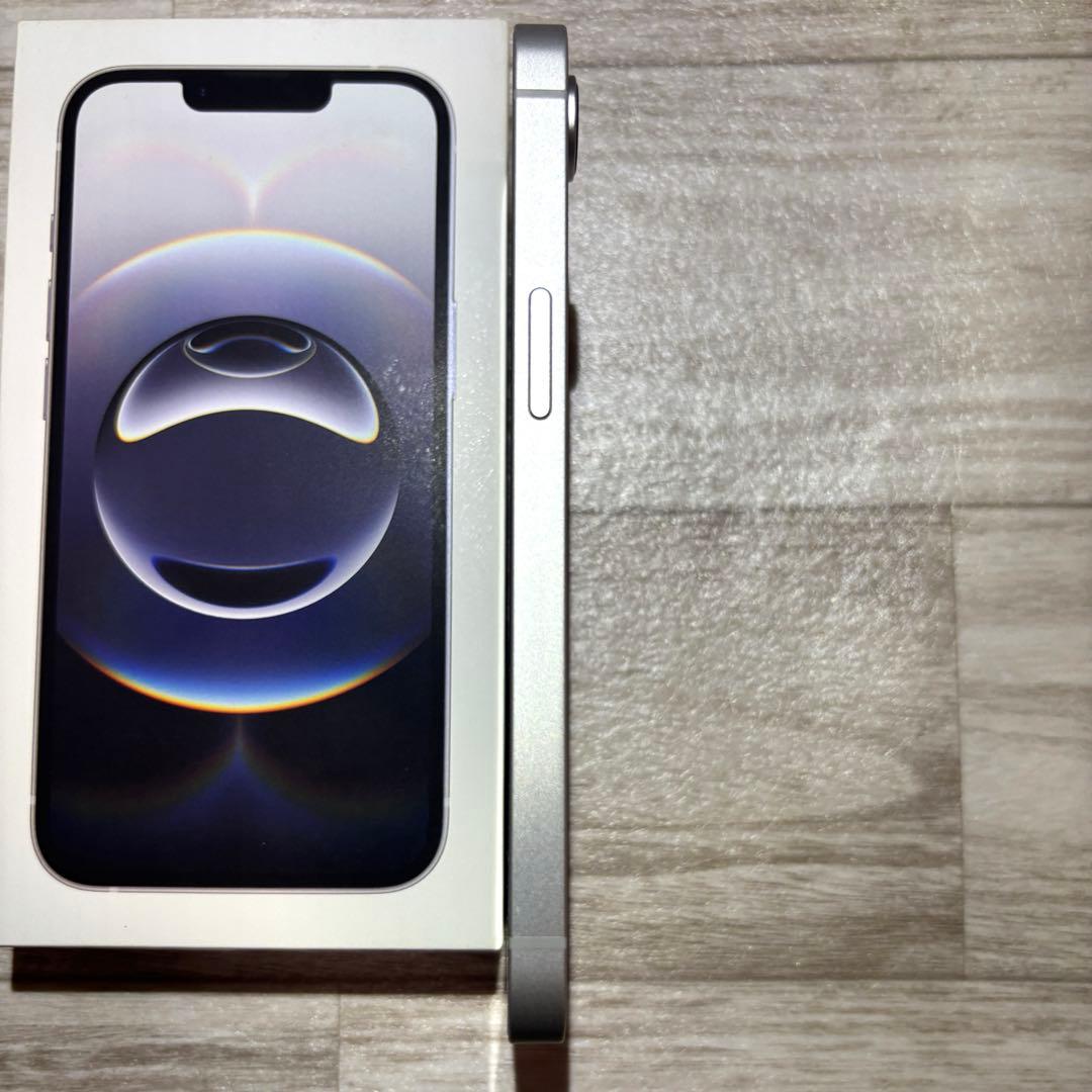 iPhone16e 128GB SIMフリー ホワイト　ほぼ新品