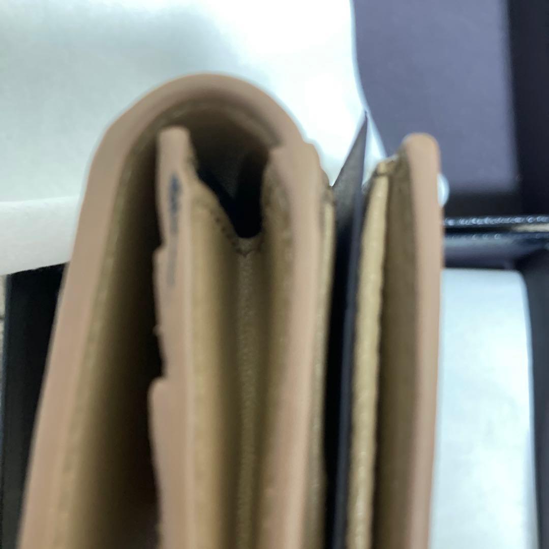 PRADA ベージュ折りたたみ財布