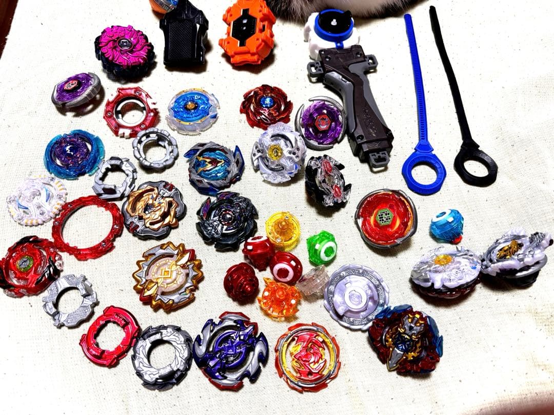 スポーツトイ・アクショントイ BeyBlade 2 Stadium + Piece set