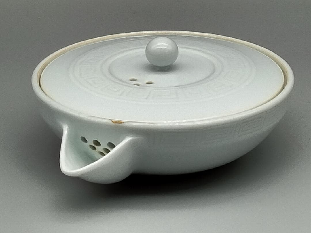 人間国宝 井上萬二作 白磁 陰刻雷文 急須