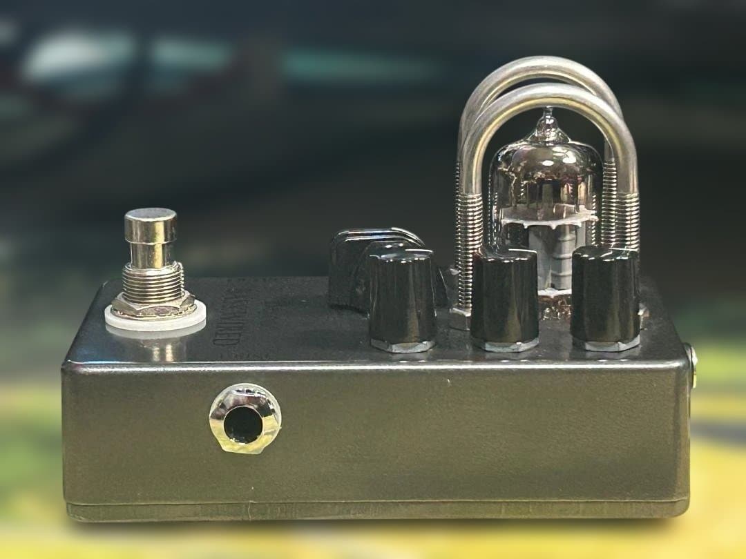 Beyond Bass Wired 真空管ベースプリアンプ