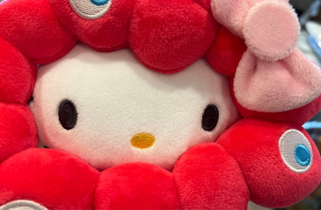 値引き不可　サンリオミャクミャク　ハローキティ ぬいぐるみ Mサイズ