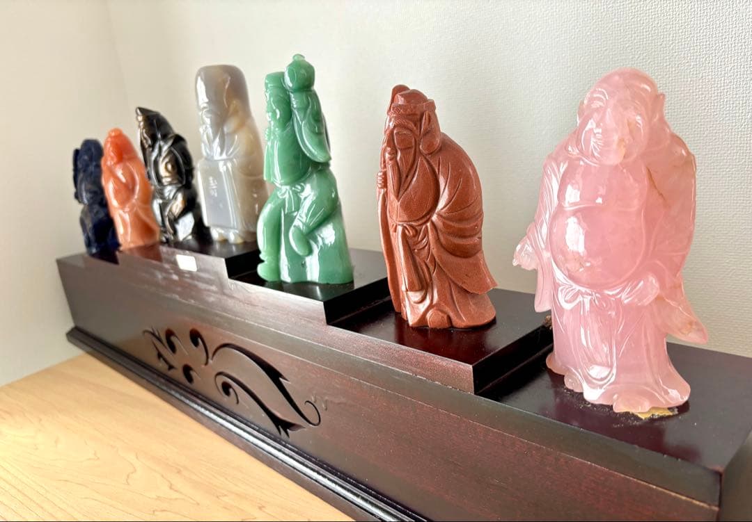 #七福神 天然石彫刻像 7体セット 木製台付き