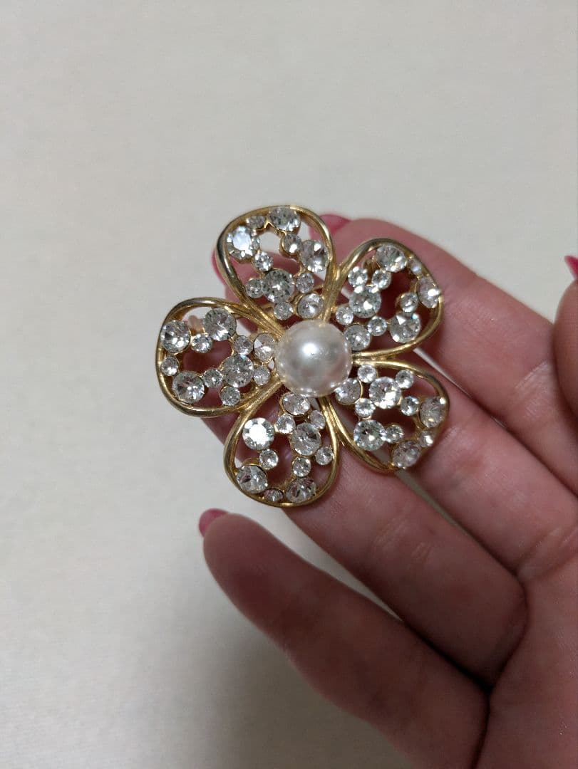 René 花モチーフ ブローチ 2個セット