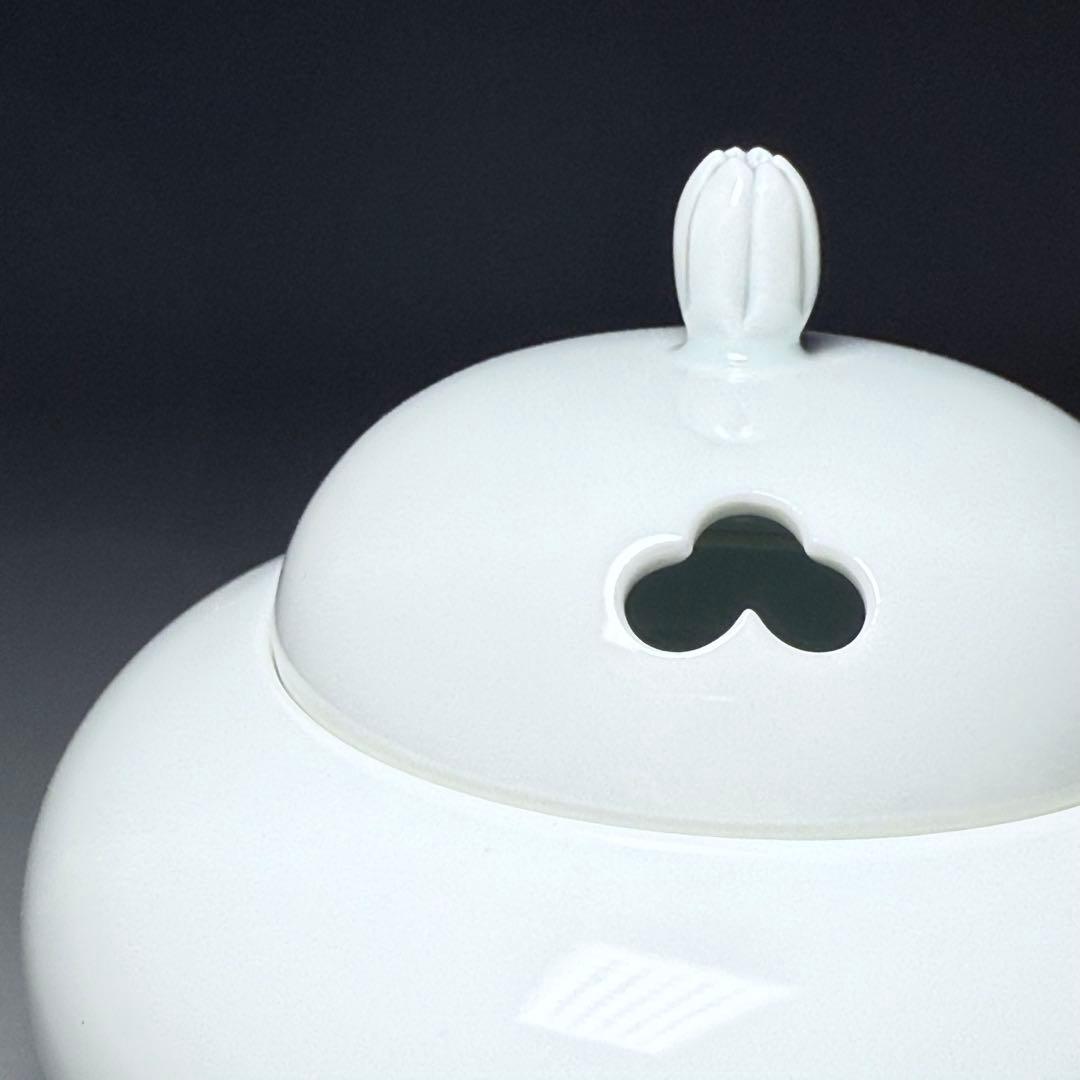 人間国宝　井上萬二　本人作　白磁香炉〈大〉　共箱　栞　共布　『萬二作』　未使用品