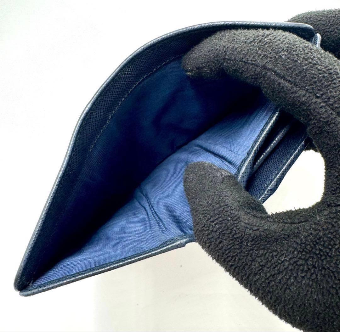 【美品】プラダ サフィアーノレザー ロゴプレート 二つ折り財布