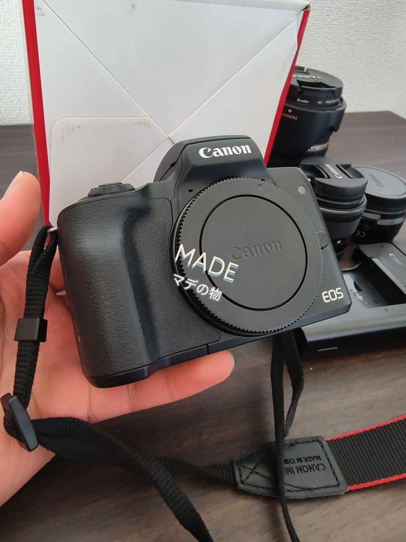 Canon EOS Kiss M + 3本レンズセット￼とアダプター￼