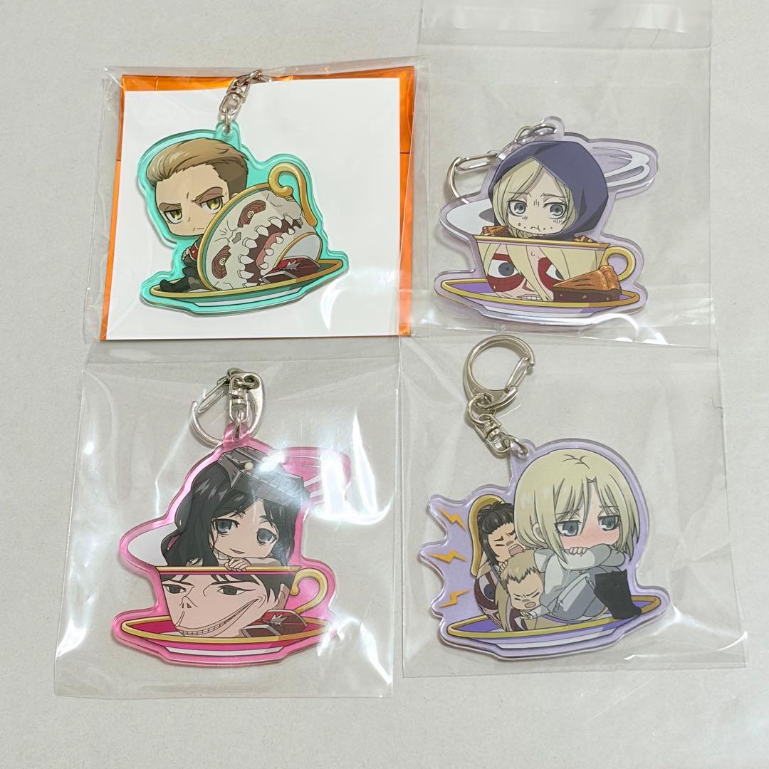 進撃の巨人　カップイン　アクリルキーホルダー　マーレ　4点